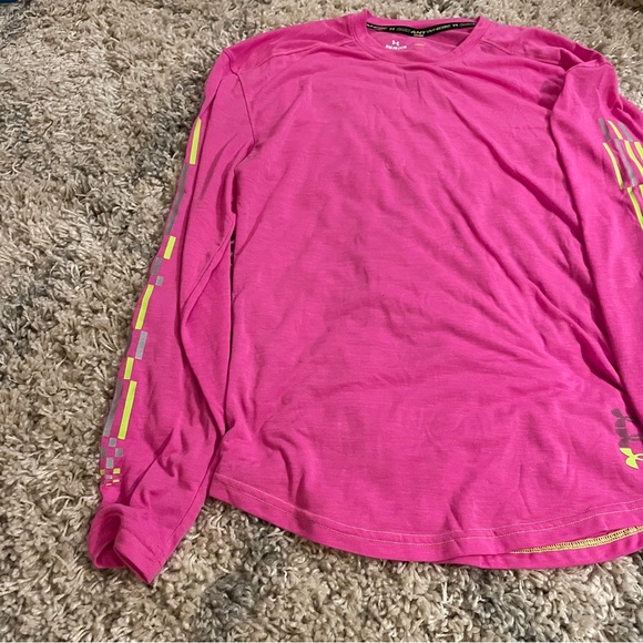 Under Armour Pink Fitted Top size small - Picture 6 of 11